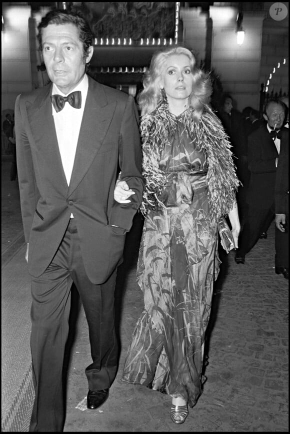 Catherine Deneuve et Marcello Mastroianni lors du gala de l'union des artistes à Paris en 1974