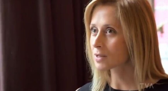 Lara Fabian dans l'émission québécoise Accès Illimité, le 17 octobre 2013.