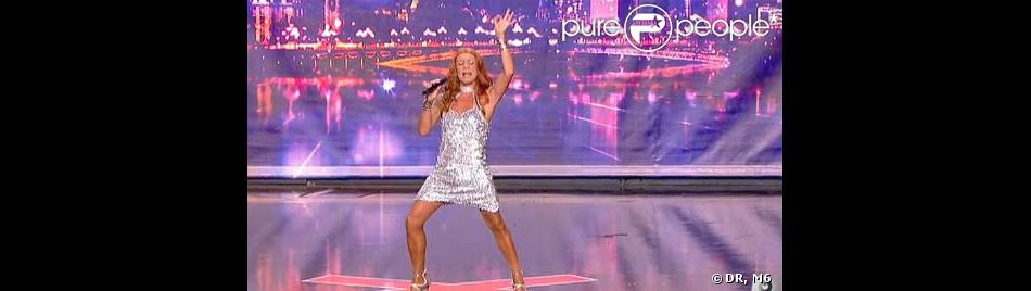 Sébastien alias Costic imite la diva Céline Dion dans la 8e saison d&#039;Incroyable Talent sur M6.
