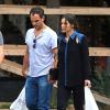 Katharine McPhee et son mari Nick Cokas quittent un restaurant à Los Angeles, le 6 octobre 2012.