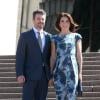 La princesse Mary et le prince Frederik de Danemark ont pris la pose devant l'Opéra de Sydney, dont ils sont venus célébrer le 40e anniversaire, dès leur arrivée en Australie le 24 octobre 2013 pour une visite officielle de quatre jours.
