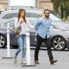 Alessandra Ambrosio et son compagnon Jamie Mazur emmènent leur fils Noah déjeuner à Brentwood. Le 23 octobre 2013