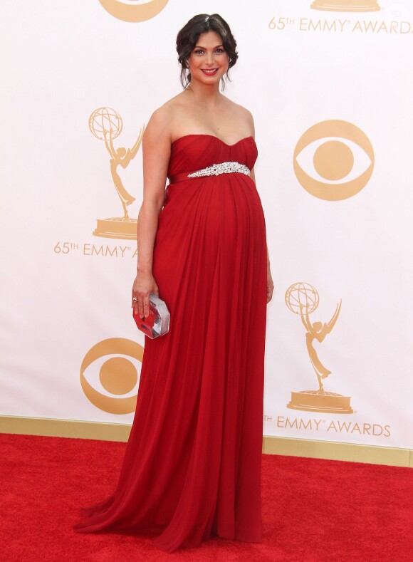 Morena Baccarin enceinte lors de la 65ème cérémonie annuelle des Emmy Awards à Los Angeles, le 22 septembre 2013