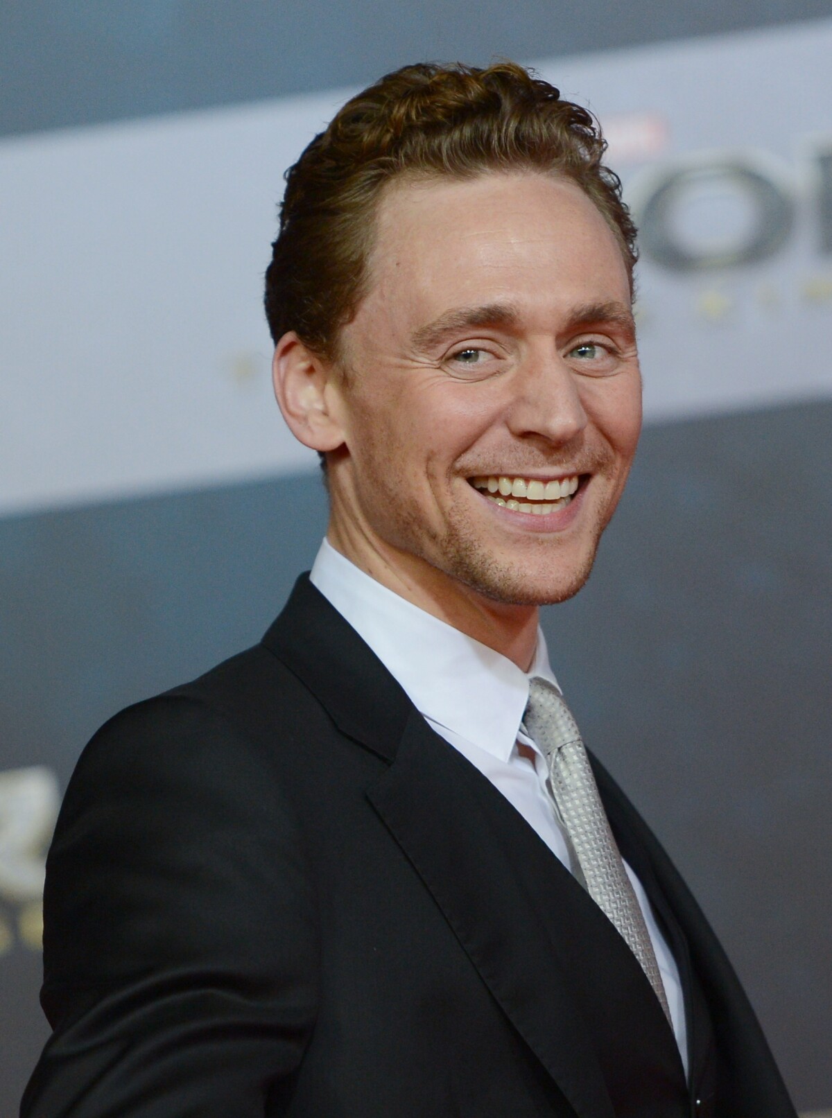 Tom Clinton Actor Vidéo : Tom Hiddleston lors de l'avant-première du film Thor - Le Monde ...