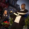 Teddy Riner chez Disney : il résiste à la tentation de la pomme dorée de la sorcière de Blanche-Neige, à Marne-la-Vallée