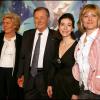 Albert Uderzo, sa femme, Anne Goscinny et Sylvie Uderzo, lors de l'avant-première du film Astérix et les Vikings, le 31 mars 2006 à Paris