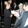 Zara Phillips, enceinte, arrive au Dorchester Hotel de Londres le 30 octobre 2013 pour le gala British Olympic Ball.