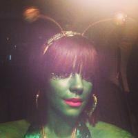 Lily Allen trop verte ! Son costume d'Halloween a des effets secondaires...