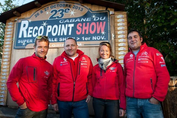 Sébastien Loeb et sa femme Séverine lors du Rallye de Condroz en Belgique, accompagné de Daniel Elena et Yves Matton