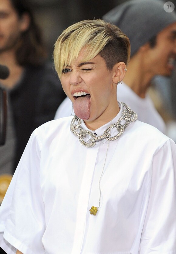 Miley Cyrus s'est produite sur le plateau de l'émission "Today" au Rockfeller Center à New York. Le 7 octobre 2013.