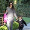 Alessandra Ambrosio récupère sa fille Anja à la sortie de son école. Los Angeles, le 5 novembre 2013.