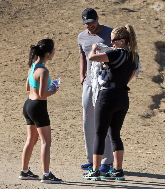 Donald Faison, sa femme CaCee Cobb et leur petit garçon Rocco lors d'une petite marche au parc de Runyon Canyon à Hollywood, le 9 novembre 2013
