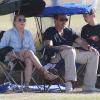 Eddie Cibrian et son ex-femme Brandi Glanville regardent leurs enfants Mason et Jake jouer au football en compagnie de LeAnn Rimes, la femme de l'acteur. A Woodland Hills, le 9 novembre 2013.