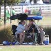 Eddie Cibrian et son ex-femme Brandi Glanville regardent leurs enfants Mason et Jake jouer au football en compagnie de LeAnn Rimes, la femme de l'acteur. A Woodland Hills, le 9 novembre 2013.