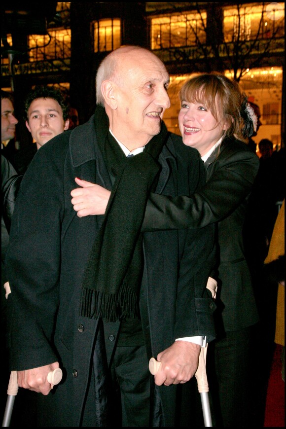 Pierre Tchernia et Julie Depardieu au Fouquet's, à Paris, en février 2008.