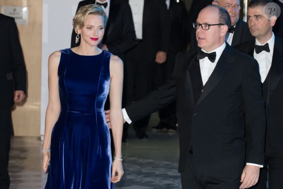 La princesse Charlene de Monaco et son époux le prince Albert II de Monaco au Diner de gala annuel de charité MONAA (Monaco Against Autism) au Sporting Club de Monaco. Le 15 Novembre 2013.