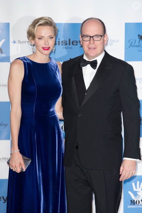 La princesse Charlene de Monaco et son époux le prince Albert II de Monaco au Diner de gala annuel de charité MONAA (Monaco Against Autism) au Sporting Club de Monaco. Le 15 Novembre 2013.