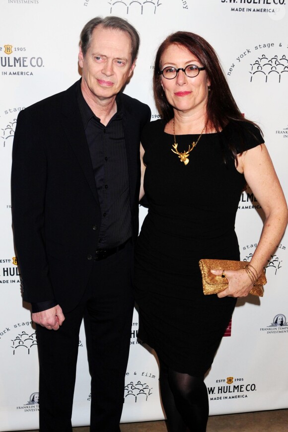Steve Buscemi et son épouse Jo Andres lors du gala New York Stage and Film à l'hôtel Plaza de New York le 17 novembre 2013
