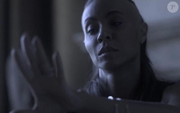 Jada Pinkett Smith dans le clip de "Stuck" de son groupe Wicked Wisdom, le 17 novembre 2013.