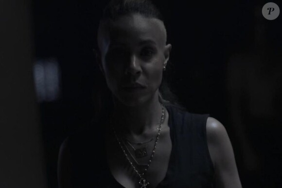 Jada Pinkett Smith dans le clip de "Stuck" de son groupe Wicked Wisdom, le 17 novembre 2013.