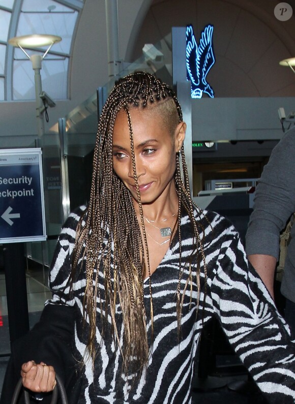 Jada Pinkett Smith arrive à l'aéroport LAX de Los Angeles, le 14 novembre 2013.