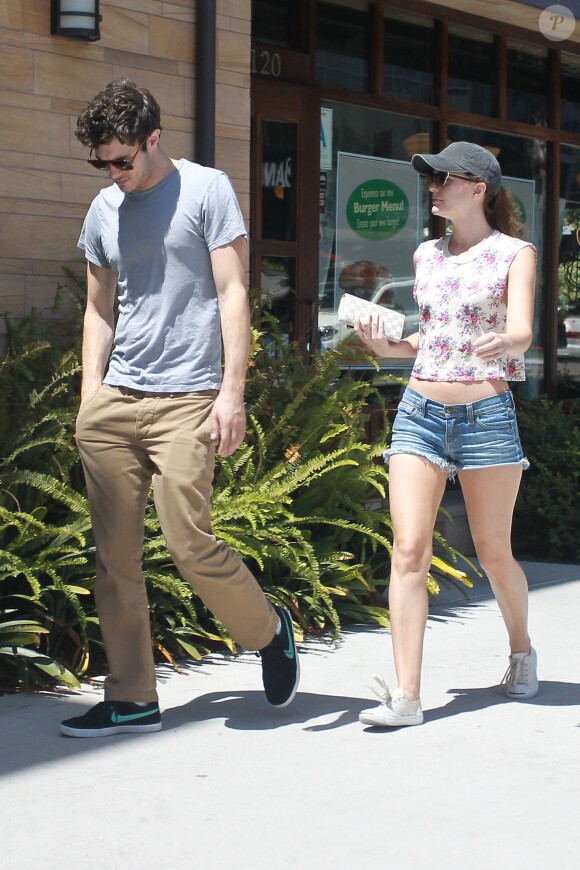 Leighton Meester et Adam Brody, à Los Angeles, en juin 2013