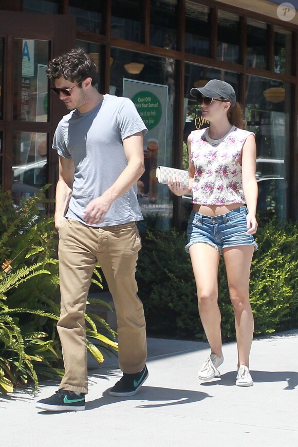 Leighton Meester et Adam Brody, à Los Angeles, en juin 2013