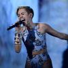 Miley Cyrus  sur la scène des 41e American Music Awards au Nokia Theatre de Los Angeles, le 24 novembre 2013.