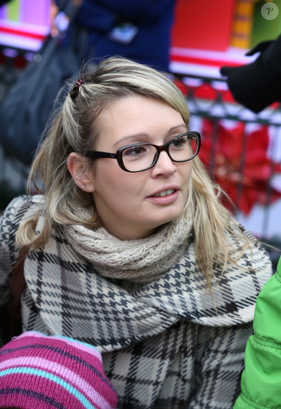 Les Candidats et candidates de 'MasterChef' de l'émission de TF1, Frédéric, Marie-Hélène, May-Cécile, Christophe et Shirley s'associent avec le Secours Populaire afin d'offrir une journée à Disneyland Paris pour 25 enfants issus de familles aidées par l'association. Le 23 novembre 2013.