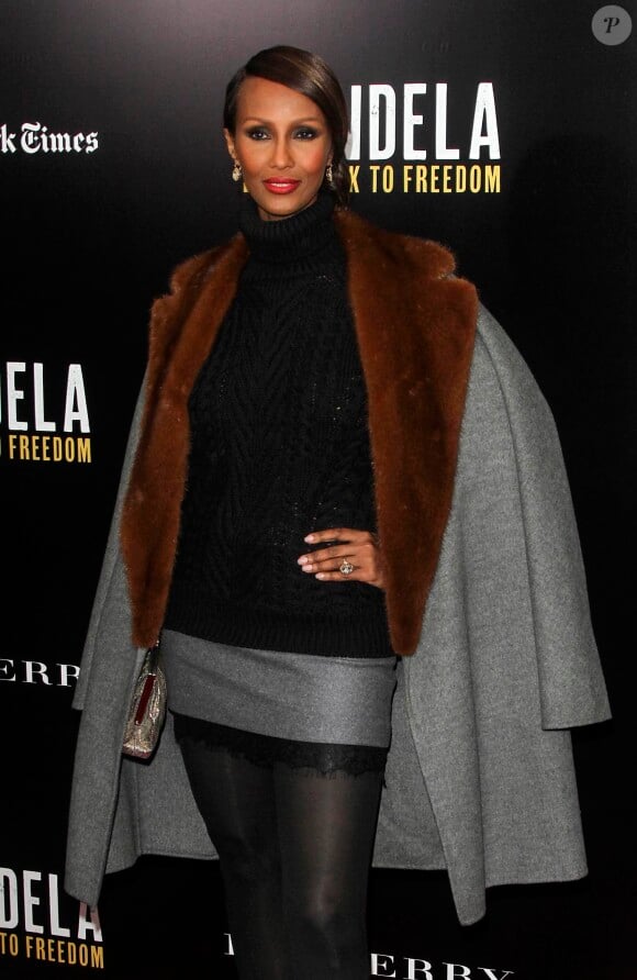 Iman lors de la première de Mandela: Long Walk To Freedom au Ziegfeld Theatre à New York le 25 novembre 2013.