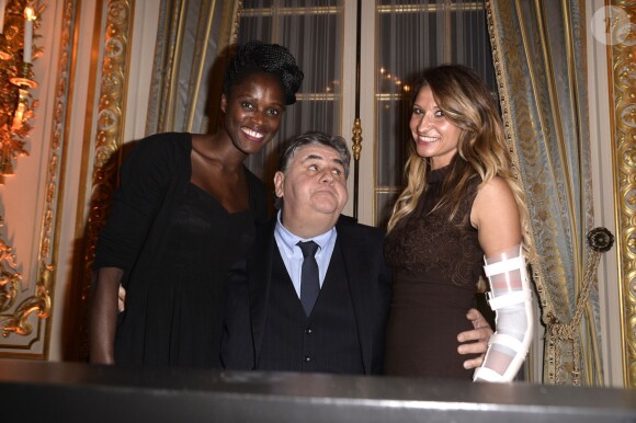 Maureen Nisima, Pierre Ménès et Tatiana Golovin le 20 novembre 2013 à Paris au dîner de gala en soutien à All4kids et Sports Sans Frontières au Shangri-La Hotel.