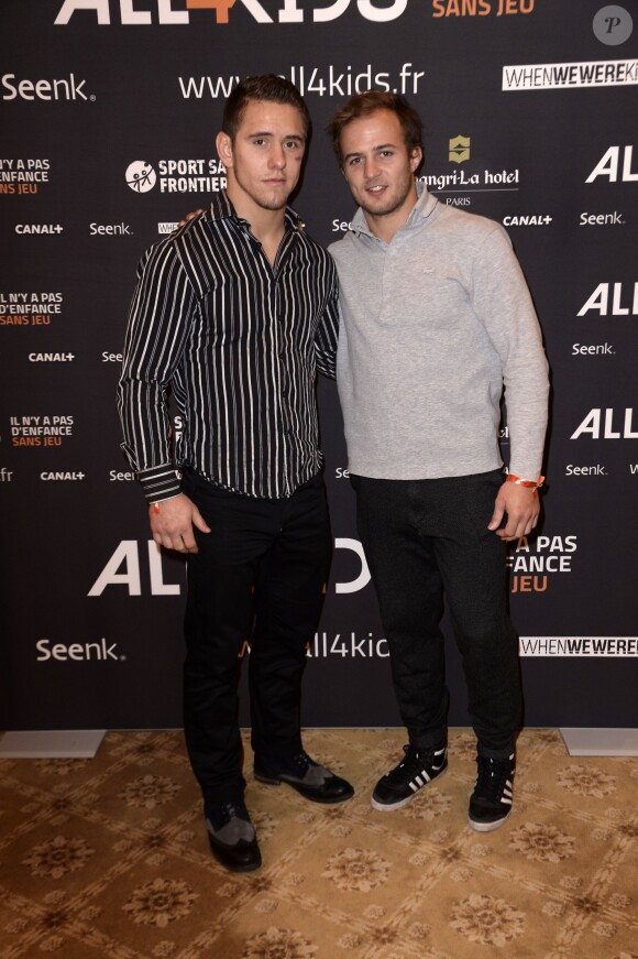 Loïc Pietri et Ugo Legrand le 20 novembre 2013 à Paris au dîner de gala en soutien à All4kids et Sports Sans Frontières au Shangri-La Hotel.