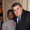 L'animateur Pierre Ménès le 20 novembre 2013 à Paris au dîner de gala en soutien à All4kids et Sports Sans Frontières au Shangri-La Hotel.