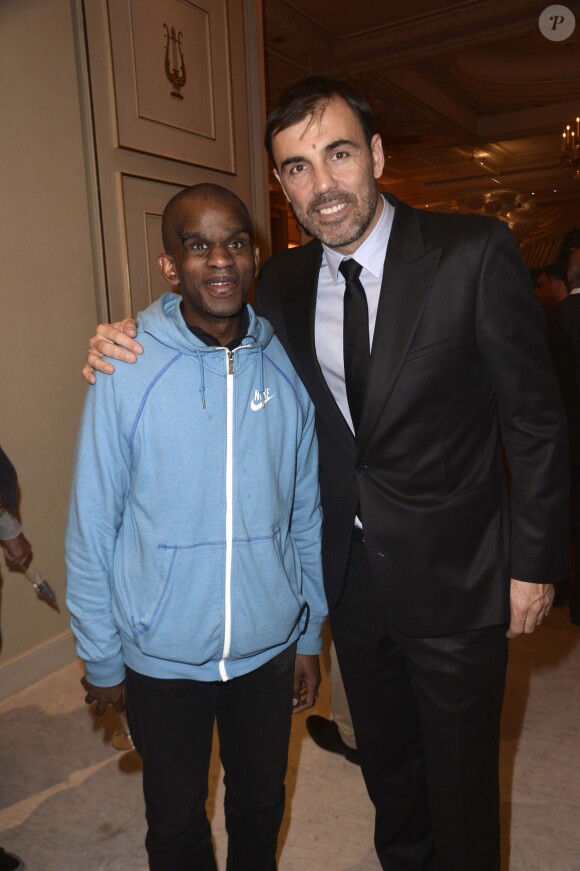 Marc Libbra et Aladji Ba le 20 novembre 2013 à Paris au dîner de gala en soutien à All4kids et Sports Sans Frontières au Shangri-La Hotel.