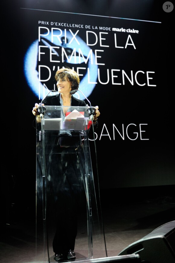 Inès de la Fressange, lauréate du prix de la femme d'influence lors des Prix D'Excellence De La Mode Marie Claire 2013 au Yoyo Club. Paris, le 2 octobre 2013.