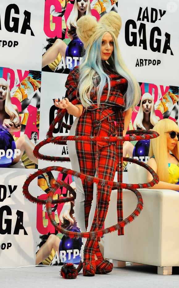 Lady Gaga à Tokyo, le 1er décembre 2013.