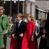 La princesse Elisabeth de Belgique, ses frères et sa soeur entourés de la reine Paola et du roi Albert le 21 juillet 2013 lors de la Fête nationale coïncidant avec l'intronisation du roi Philippe.