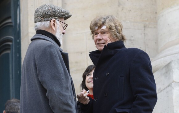 Bertrand Blier et Etienne Chatiliez lors de l'hommage au cinéaste Georges Lautner, organisé à Paris en l'église Saint-Roch le 5 décembre 2013