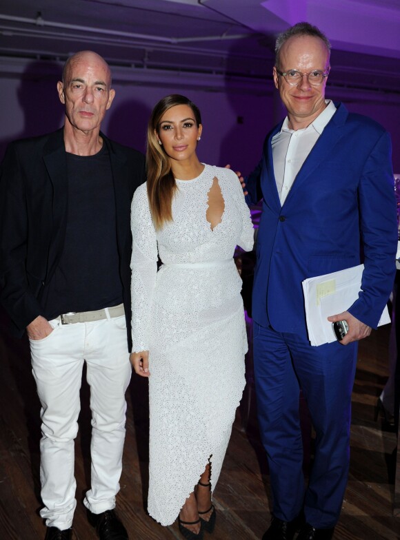 Jacques Herzog, Kim Kardashian et Hans Ulrich Obrist lors du Design Dialogues N°6, présenté par le magazine Surface. Miami, le 4 décembre 2013.