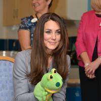 Kate Middleton, grenouille à la main : Un coeur en or pour répandre les sourires