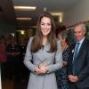 Kate Middleton, duchesse de Cambridge, rendant visite à l'organisation Shooting Star House Children's hospice dans la périphérie de Londres, le 6 décembre 2013