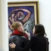 Macaulay Culkin et sa petite amie Jordan Lane Price visitent centre Georges Pompidou à Paris, le 28 novembre 2013.