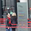 Macaulay Culkin et sa petite amie Jordan Lane Price se rendent au centre Georges Pompidou à Paris, le 28 novembre 2013.