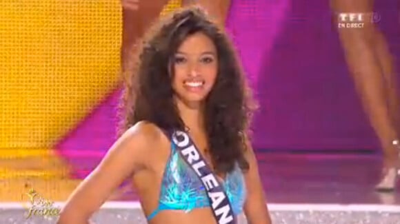 Flora Coquerel, Miss Orléanais : Les 5 finalistes de Miss France 2014 : Miss Provence, Miss Tahiti, Miss Orléanais, Miss Côte d'Azur et Miss Guadeloupe lors de de l'élection Miss France 2014 sur TF1, le 7 décembre 2013