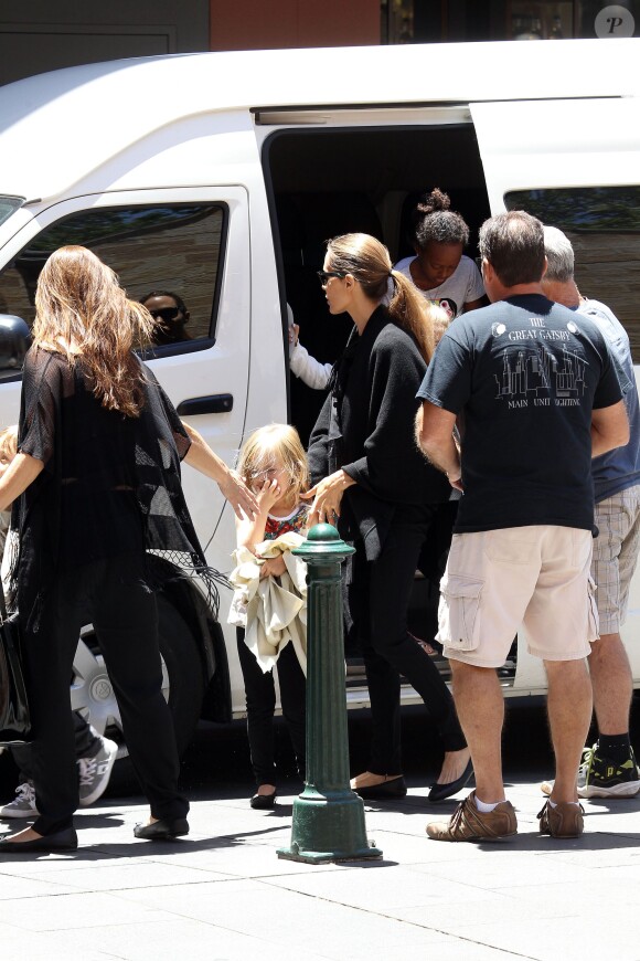 Angelina Jolie a emmené ses enfants voir la comédie musicale du Roi Lion à Sydney le 8 décembre 2013