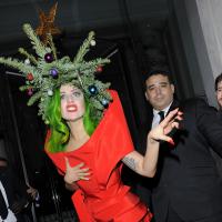 Lady Gaga, un sapin sur la tête : Pas de doute, c'est bien Noël...