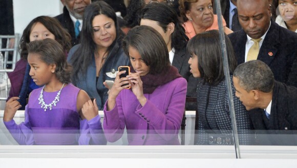 Sasha Obama, Malia Obama, Michelle Obama lors de la cérémonie d'investiture de Barack Obama, le 21 janvier 2013.