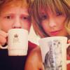 Taylor Swift : selfie cute avec son "ami" Ed Sheeran.
