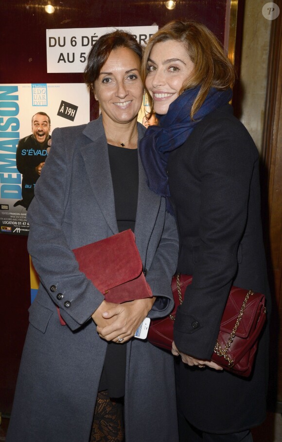 Emmanuelle Demaison et Daphné Roulier à la générale du nouveau spectacle de Francois-Xavier Demaison au Théâtre Edouard VII à Paris, le 10 décembre 2013.