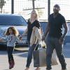 Seal, en pleine séance shopping avec sa fille Lou. Los Angeles, le 14 décembre 2013.
